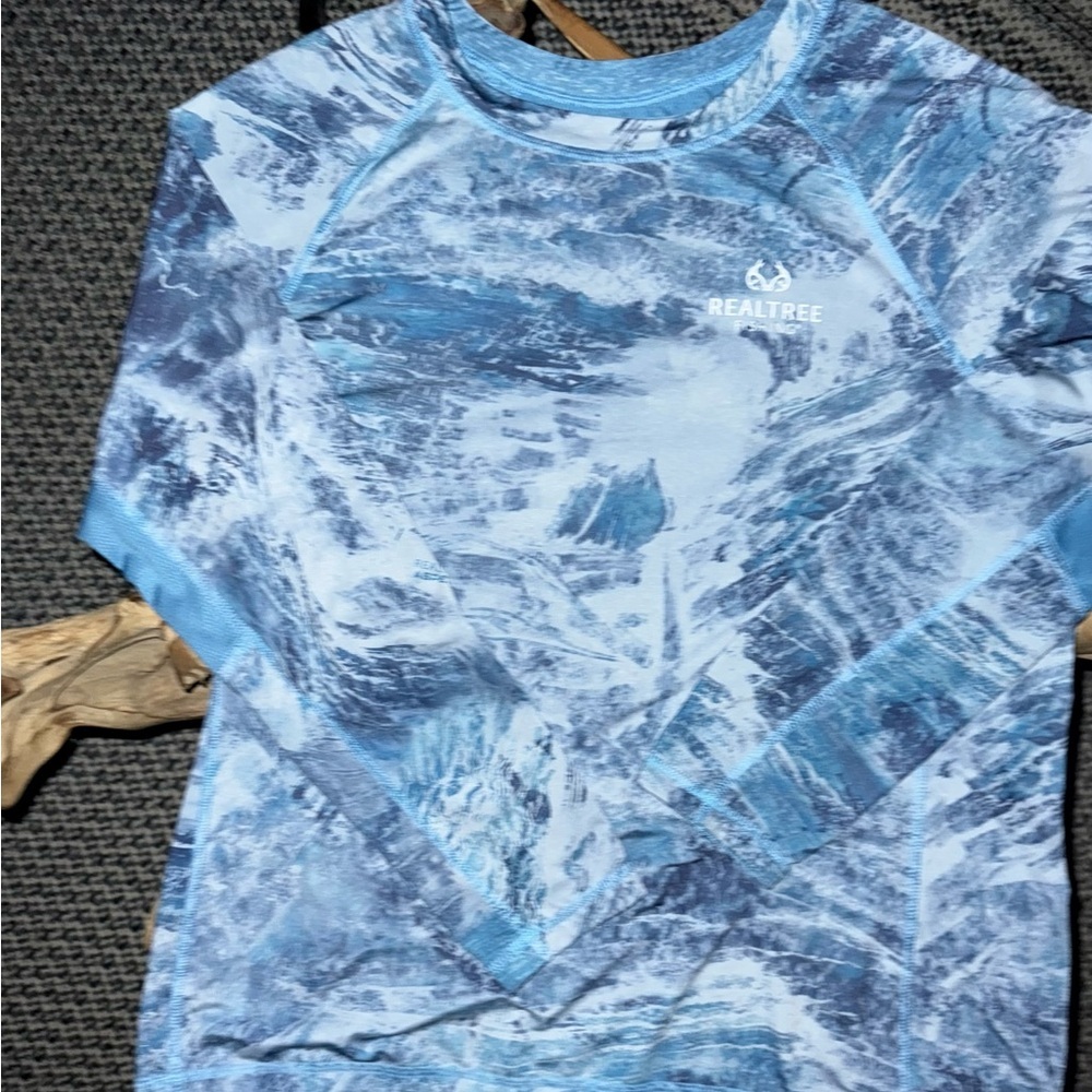 Realtree Aspect Sky Women's Long Sleeve Reversible Shirt